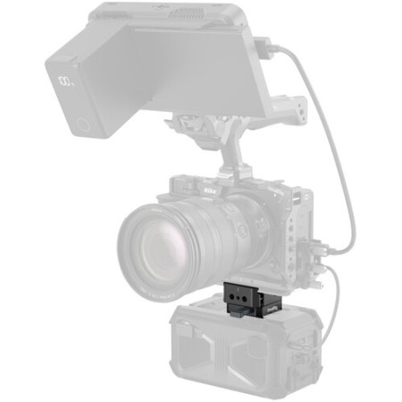 SmallRig 5690 - adapter, montażowa płytka akumulatora V-Mount do płytek Arca lub szyny NATO - przykład użycia